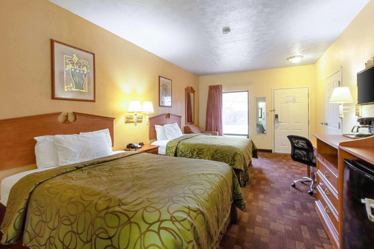 Quality Inn & Suites Dickson