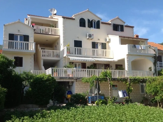 1 Bedroom Apartment with balcony and with sea view