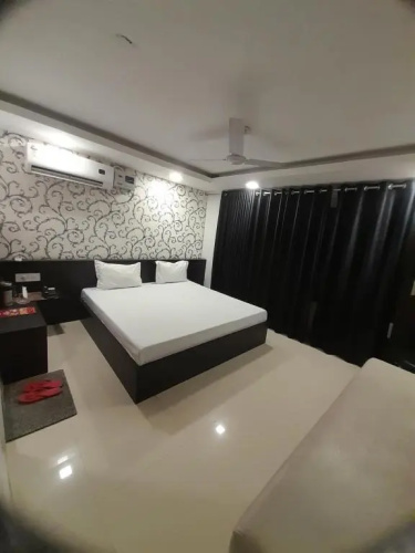 Hotel Deep