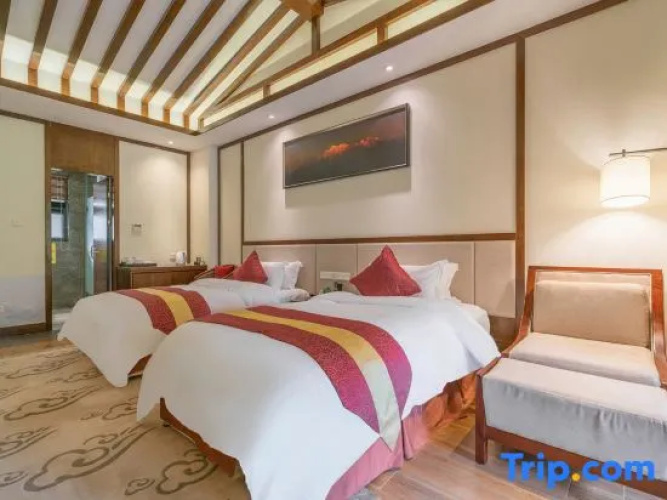 Gongga cliff Hot Spring Hotel