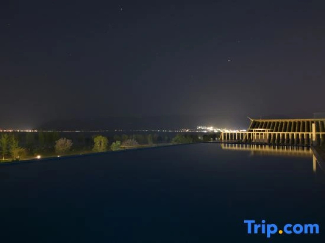 Dali Lanyue Seaview Hotel