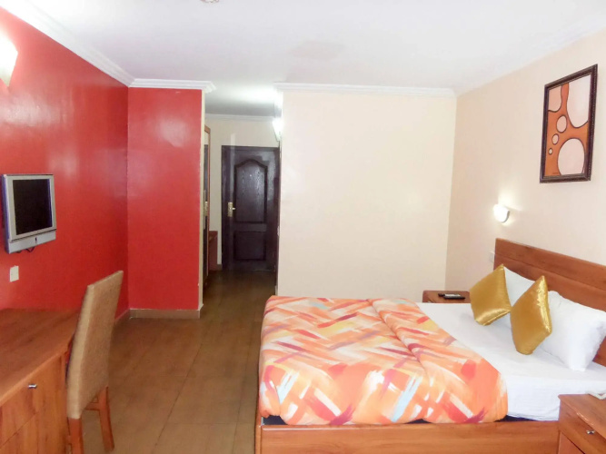 Le Real Hotel