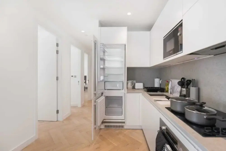 3br-sleeps8-central London-parking