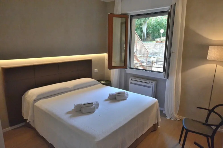 Leonardo Walsh Apartment With Lake View