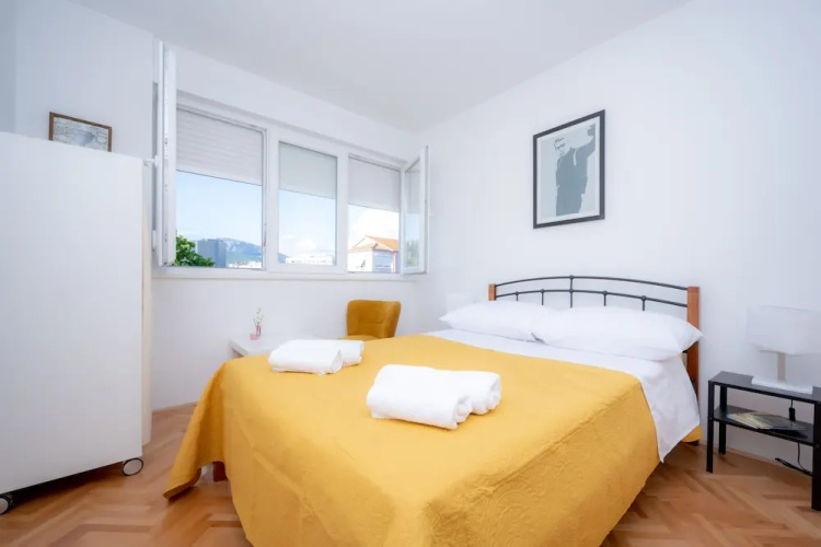Billie Holiday apartment with balcony