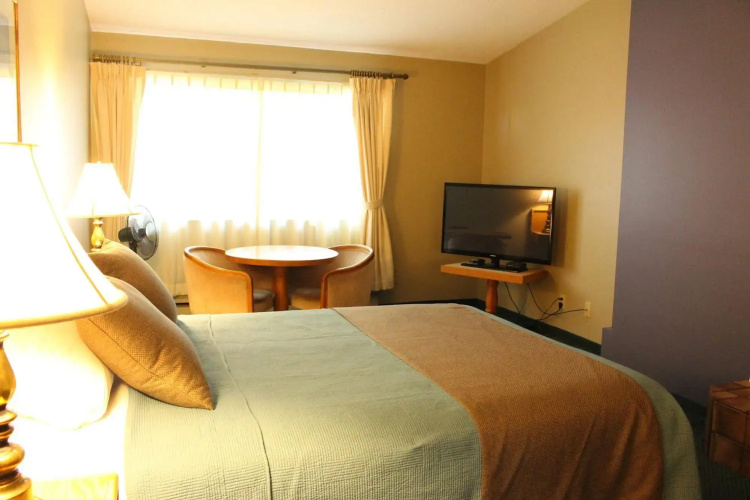 Sunshine Lodge