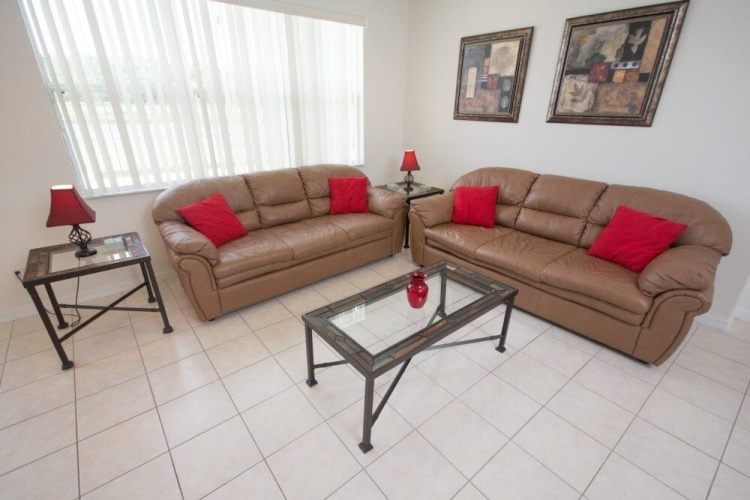 Sunrise Lakes 4 bed / 2.5 bath home