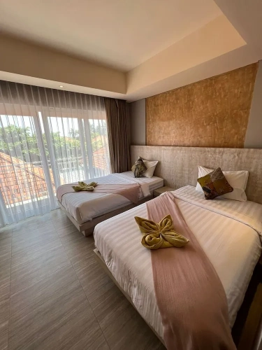 Deluxe Twin room with balcony