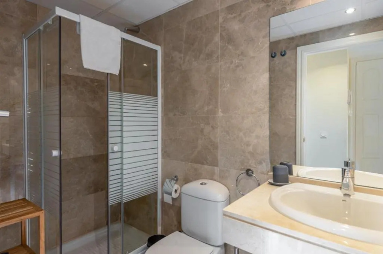 2199-Apt with terrace and pools