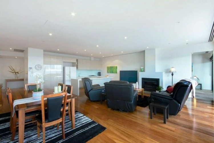 Pier Point 206