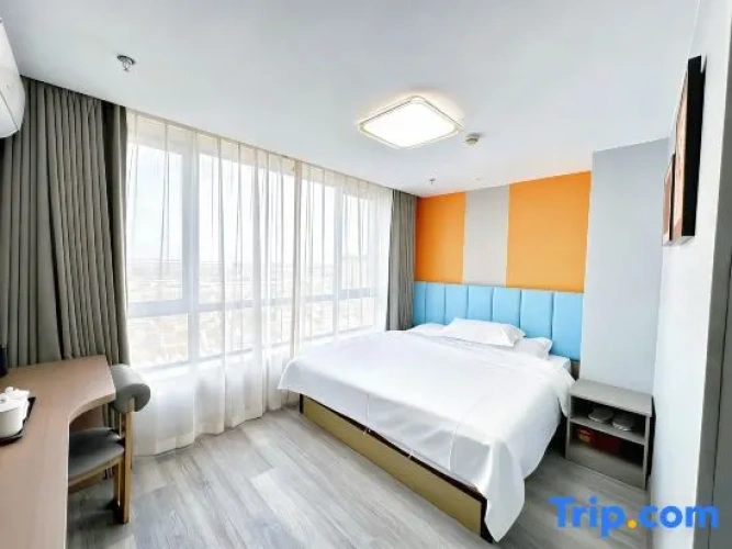 Standard Double room with city view