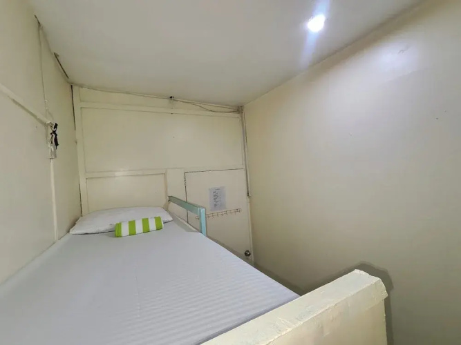 Resort’s Side Hostel near Shangrila