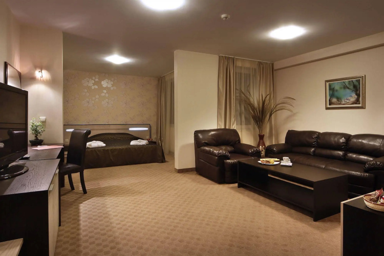 City Avenue Hotel