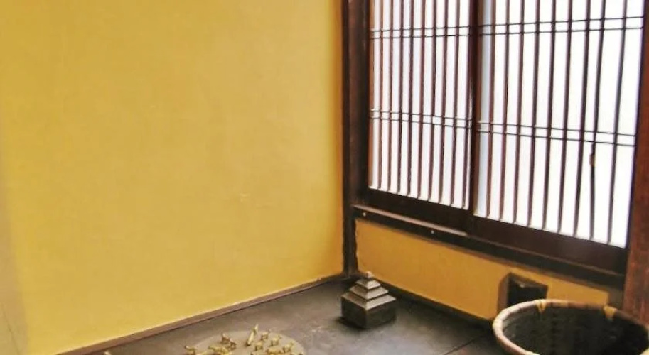Small World Guest House - Hostel