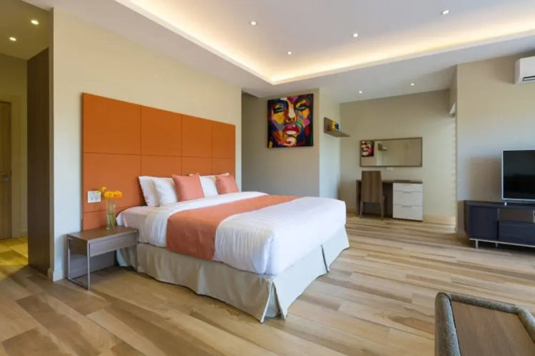 5 Bedrooms Villa Bacardi