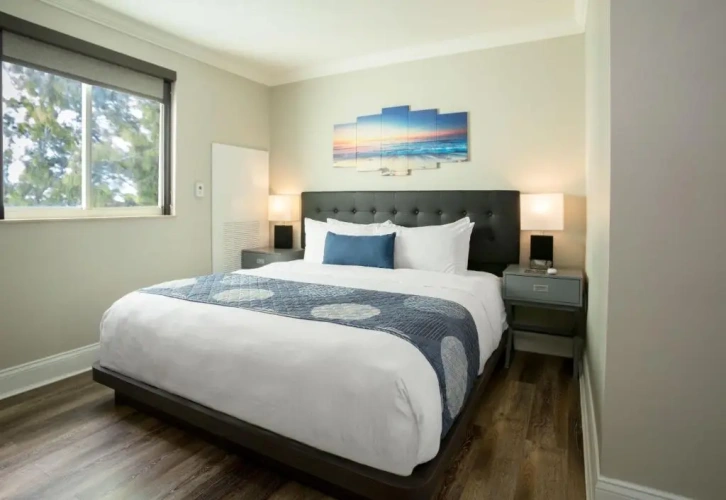 Standard Double Suite