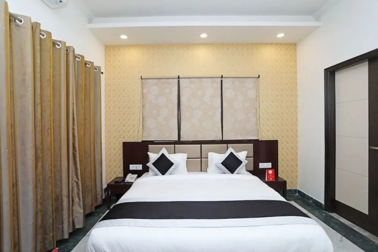 OYO 11044 Hotel Tulip Suites