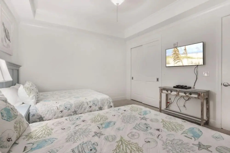 Beachfront Escape Sleeps 10 Incredible Views