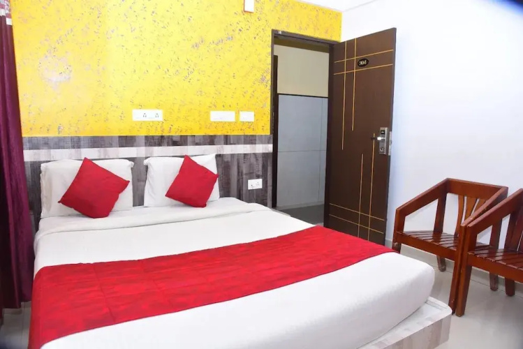 M K Arcade Hotel