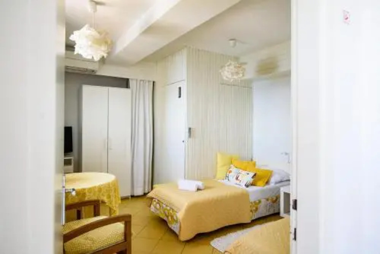 Apartment Sea Whisper