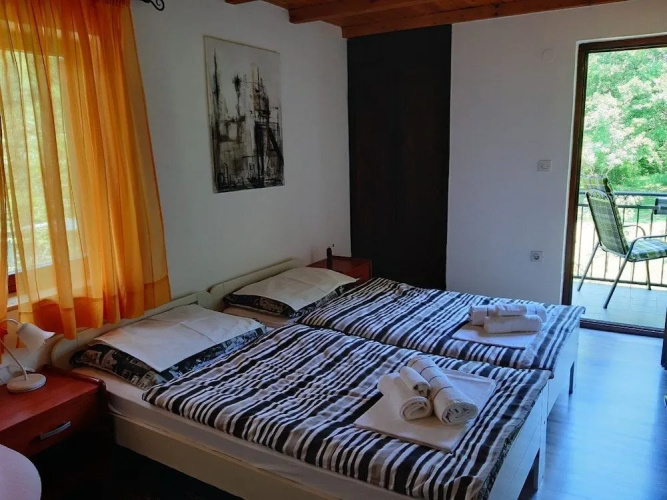 Holiday House Stipe
