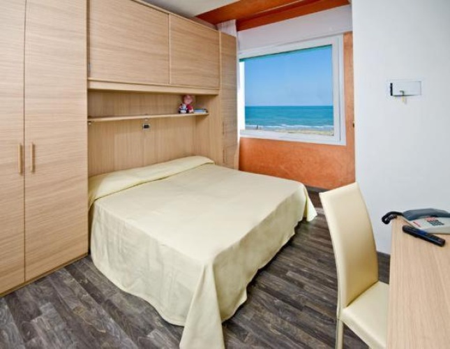 Standard Triple room with balcony and with sea view