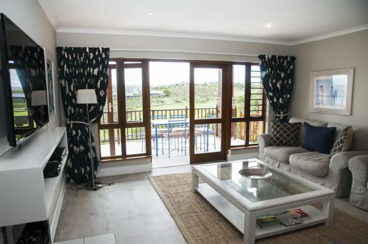 Villa 8