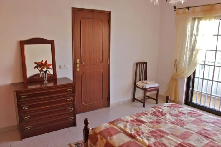 2 Bedrooms Villa