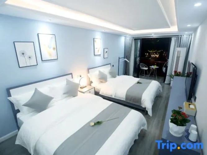 Luxury Double room with balcony and with river view
