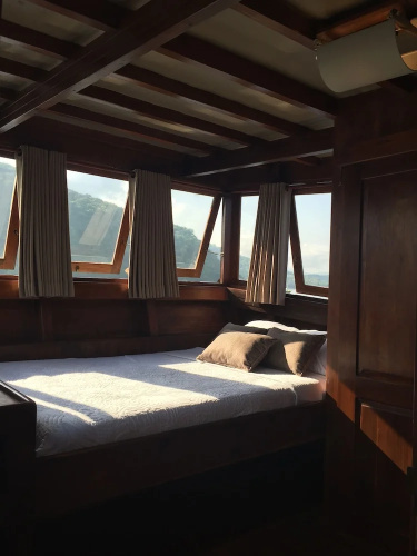 Nyaman Boat