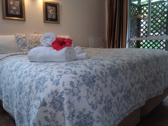 Colonial House Motel