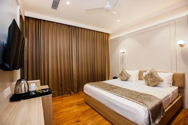 Deluxe room with city view