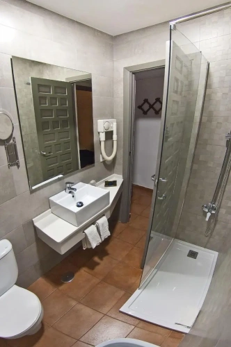 Standard Triple room with balcony