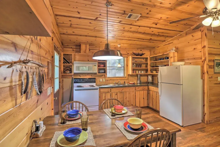 Mountain View Cabin w/ Wraparound Deck!