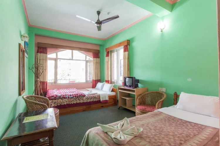 1 Bedroom Comfort Twin room with mountain view