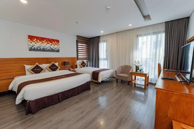 Standard Double room with city view