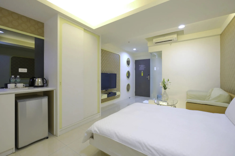 LJ hotel
