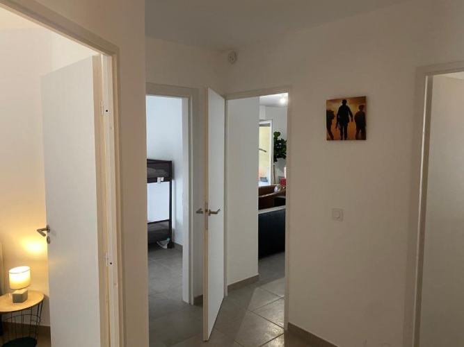 3 Bedrooms Apartment