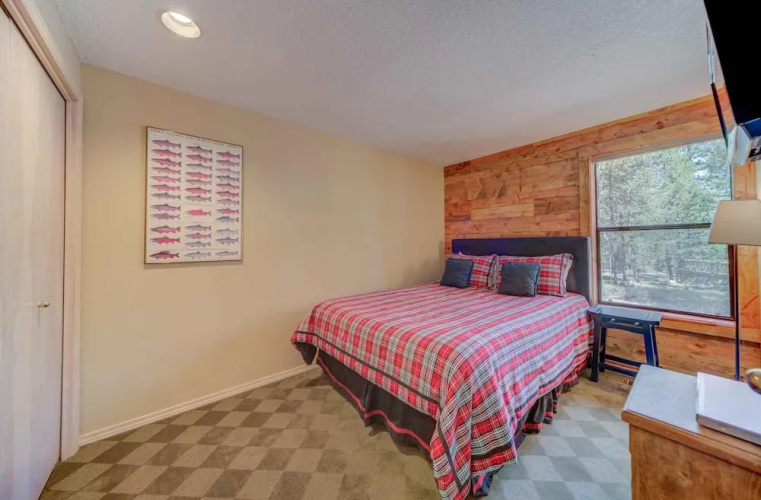 Diamond Peak Lane #20 by Village Properties at Sunriver