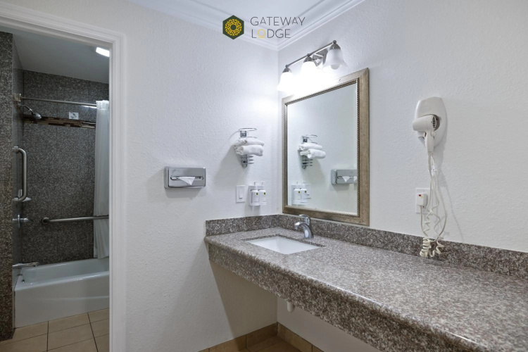 Gateway Lodge Motel photo 9