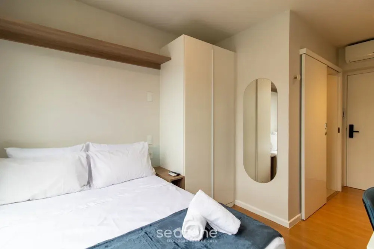 Modern Studio Just Minutes From the Beach Sid0209