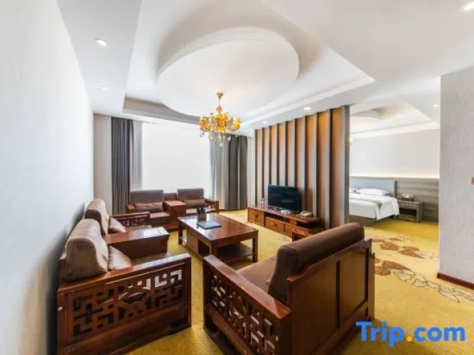 Deluxe Suite