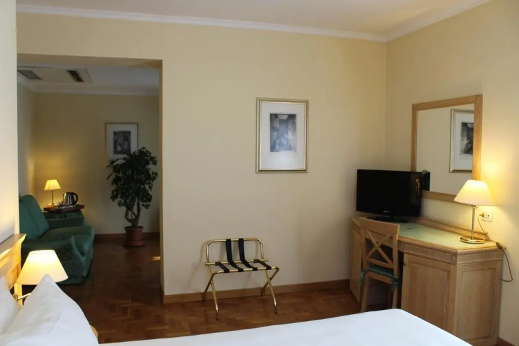 Ambassador Palace Hotel