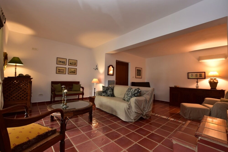 3 Bedrooms Villa beachfront