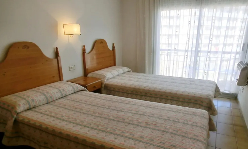 104669 - Apartment in Lloret de Mar