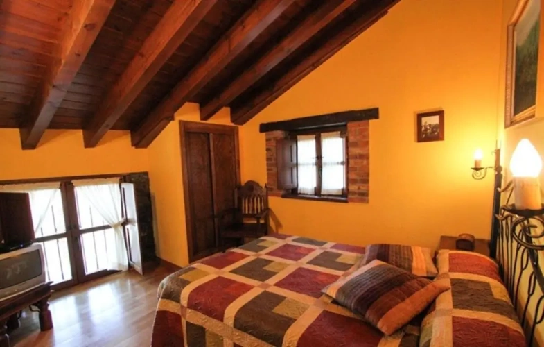 4 Bedrooms Cottage