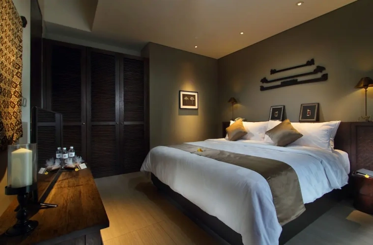 3 Bedrooms Standard Family room with balcony and with garden view