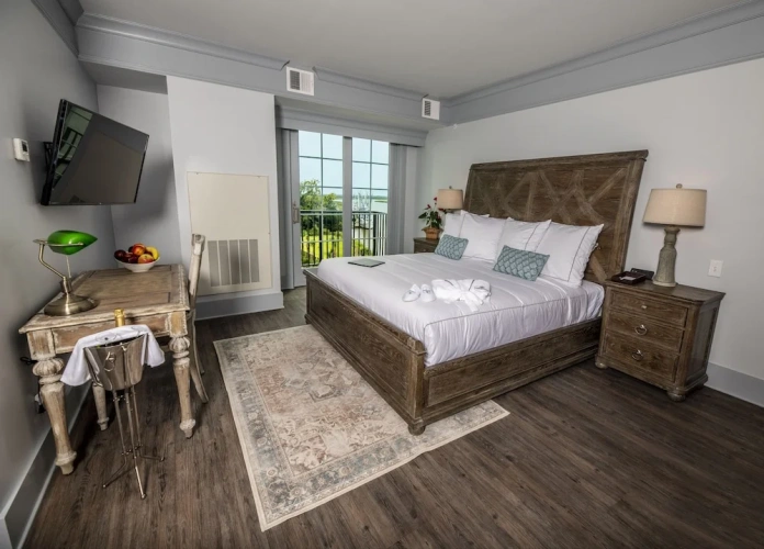 Standard Double Suite with river view