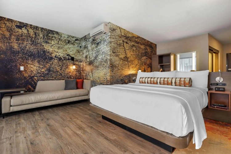 Cambria Hotel Omaha Downtown