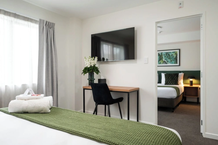 2 Bedrooms Apartment